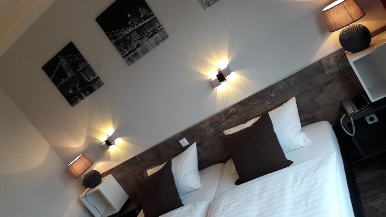 Hotel Bremer Tor Stuhr Buitenkant foto
